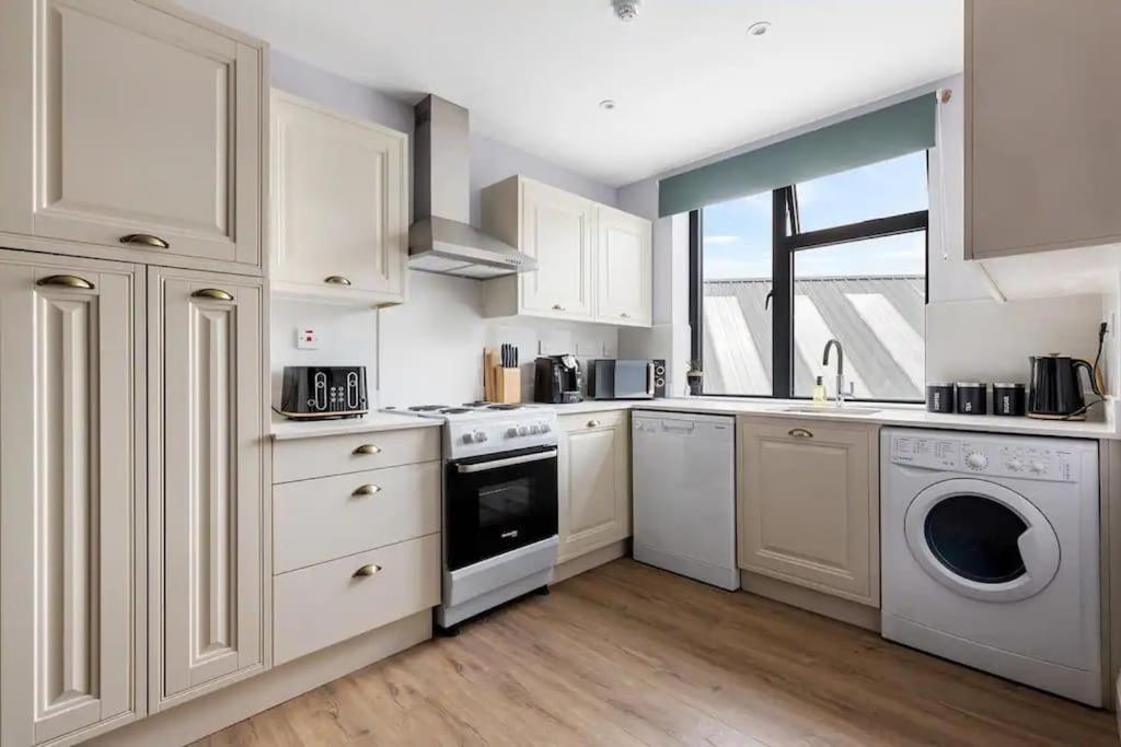 Apartamento Chic Getaway 10 Mins To Wembley